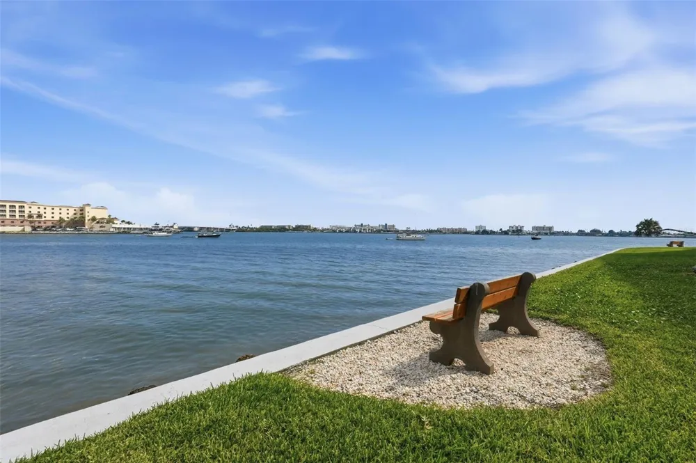 4775 COVE CIRCLE #606 St Petersburg, FL 33708
