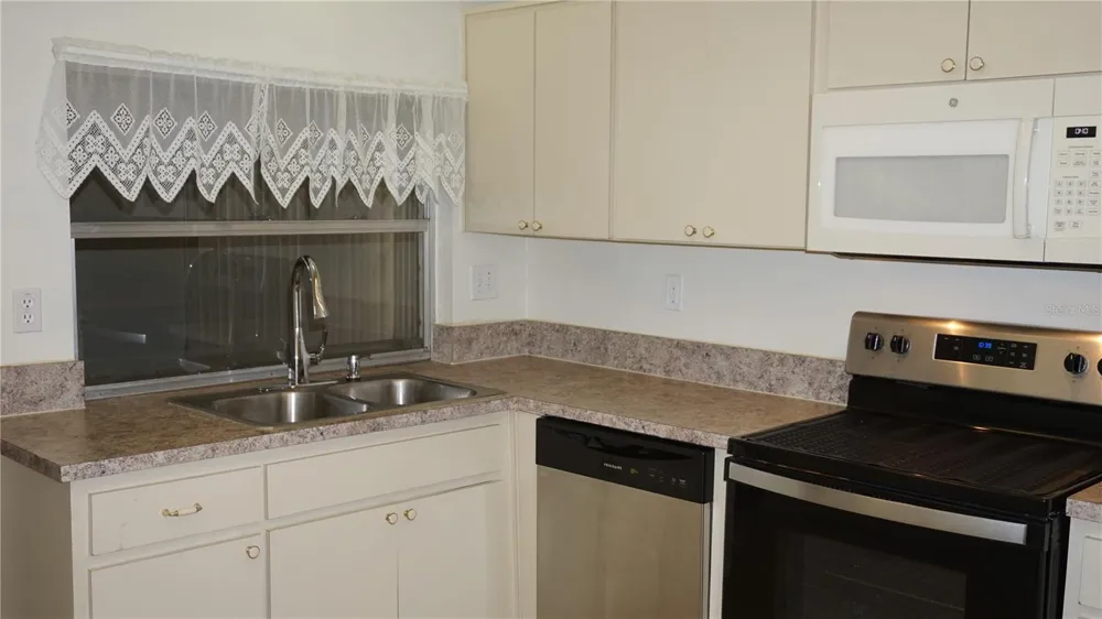 8907 SEELEY LANE Hudson, FL 34667