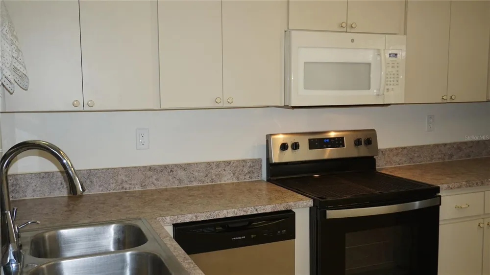8907 SEELEY LANE Hudson, FL 34667