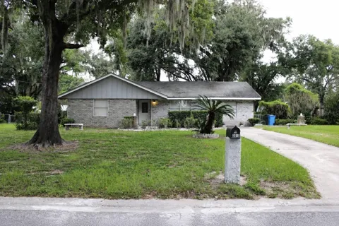 3010 OAKVIEW LANE