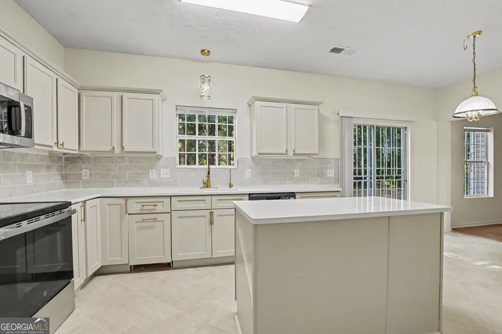 6316 Polar Fox CT South Fulton, GA 30296