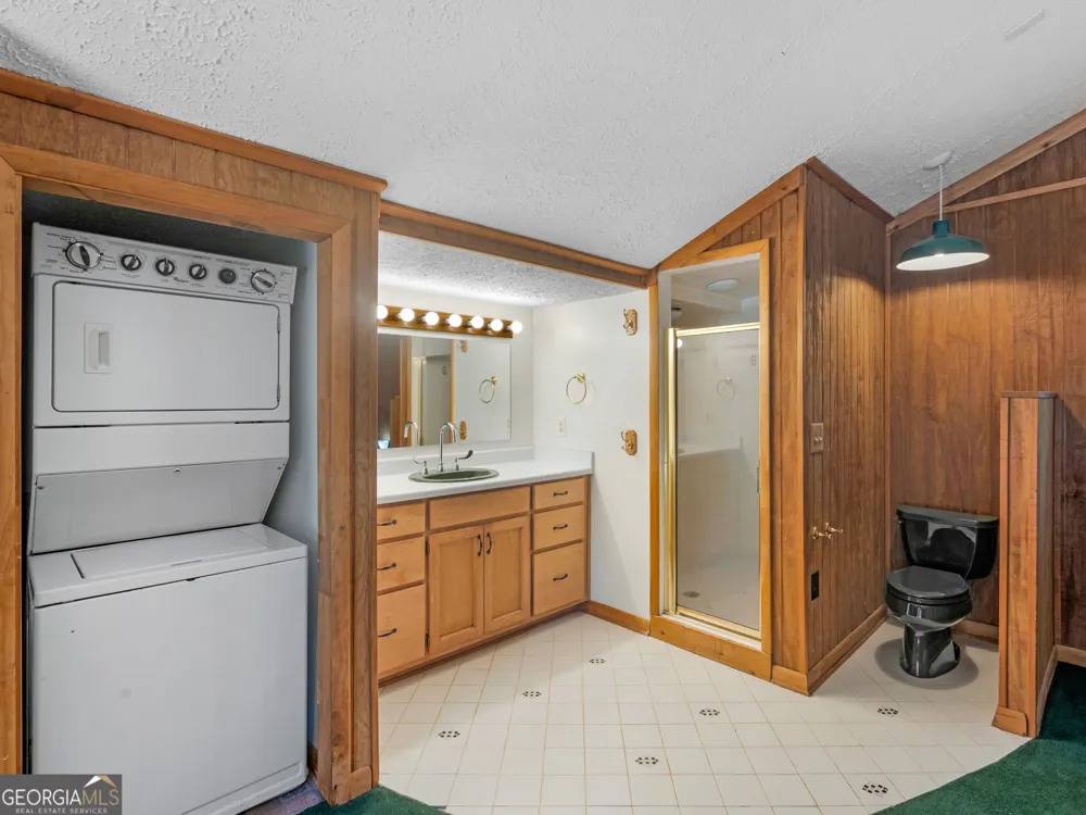 382 Indian Creek RD Locust Grove, GA 30248