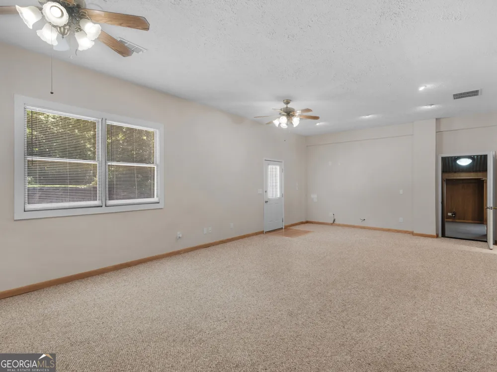 382 Indian Creek RD Locust Grove, GA 30248
