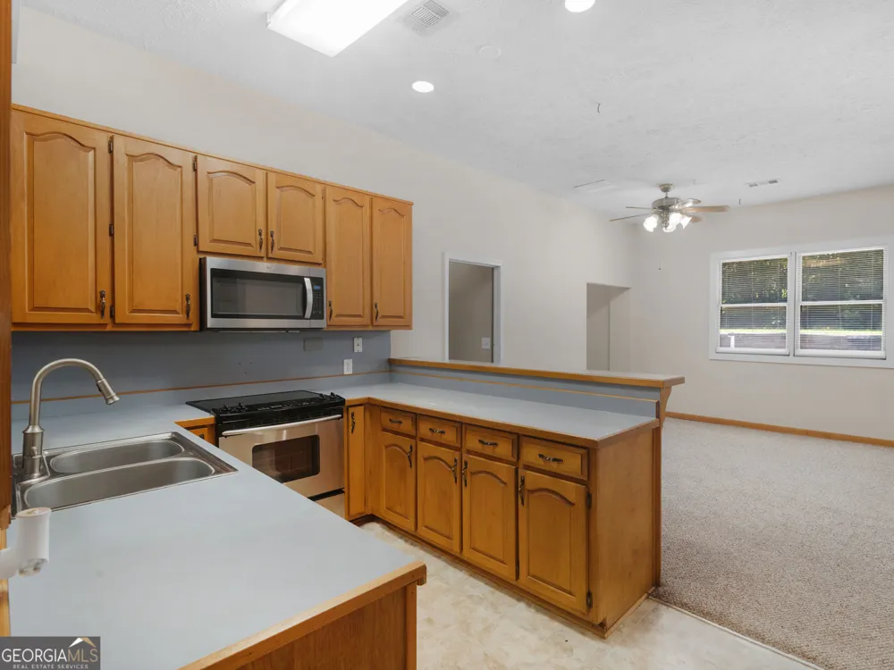 382 Indian Creek RD Locust Grove, GA 30248