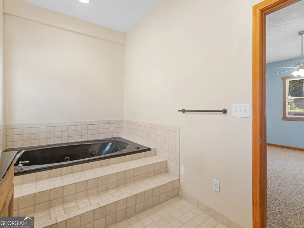 382 Indian Creek RD Locust Grove, GA 30248