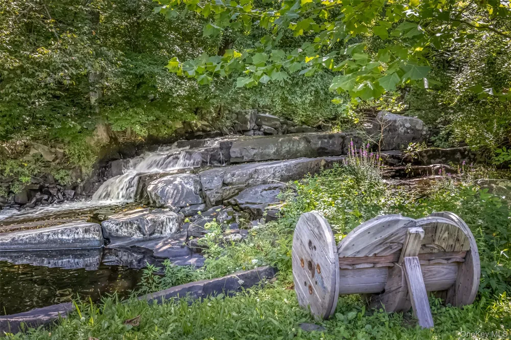 15 Old Mill Road Esopus, NY 12429