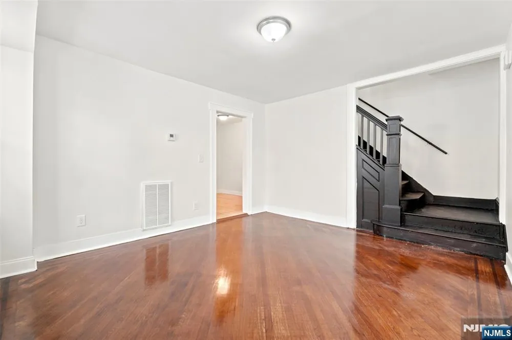 299 Smith Street Newark, NJ 07106
