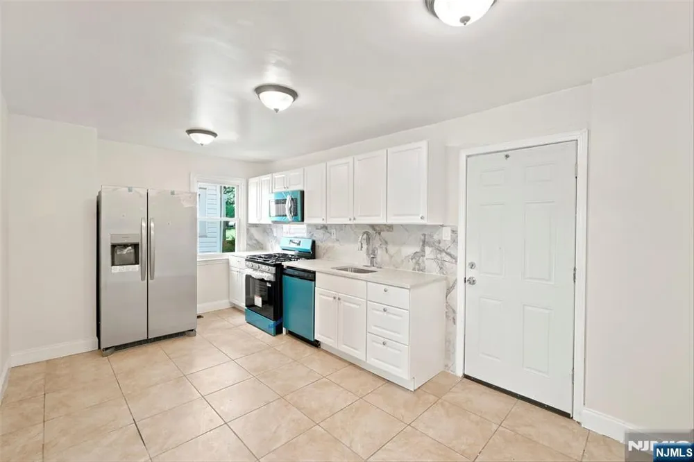 299 Smith Street Newark, NJ 07106