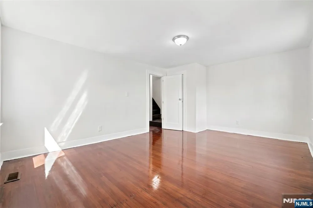 299 Smith Street Newark, NJ 07106