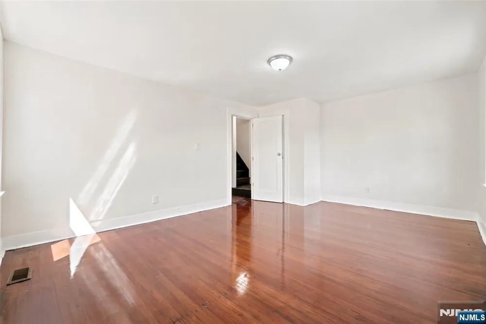 299 Smith Street Newark, NJ 07106