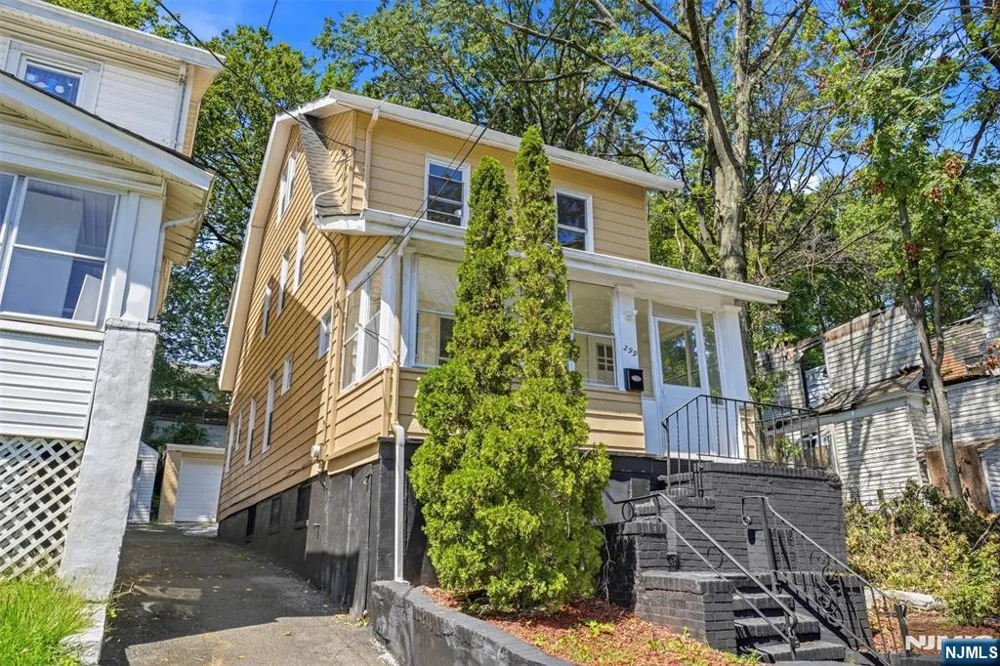 299 Smith Street Newark, NJ 07106