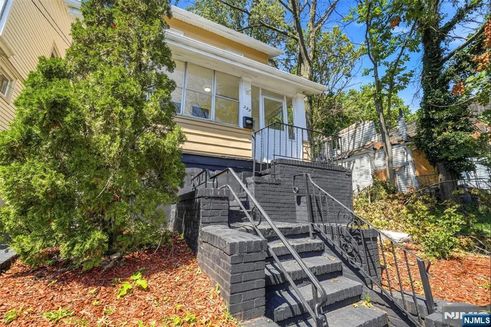 299 Smith Street Newark, NJ 07106
