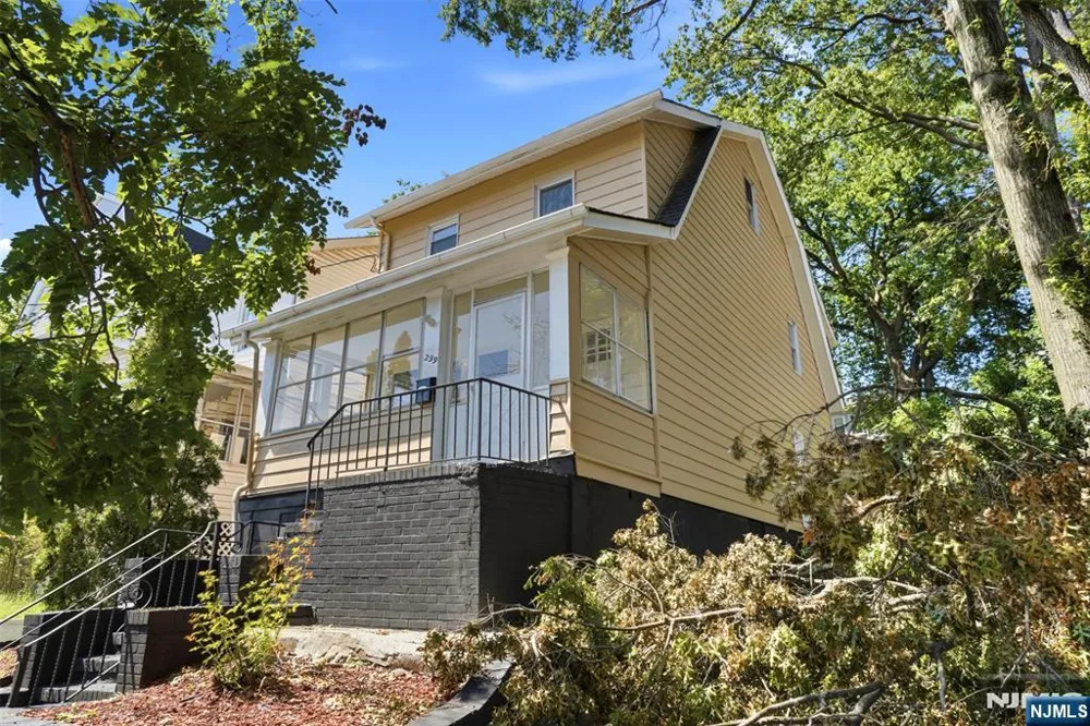 299 Smith Street Newark, NJ 07106