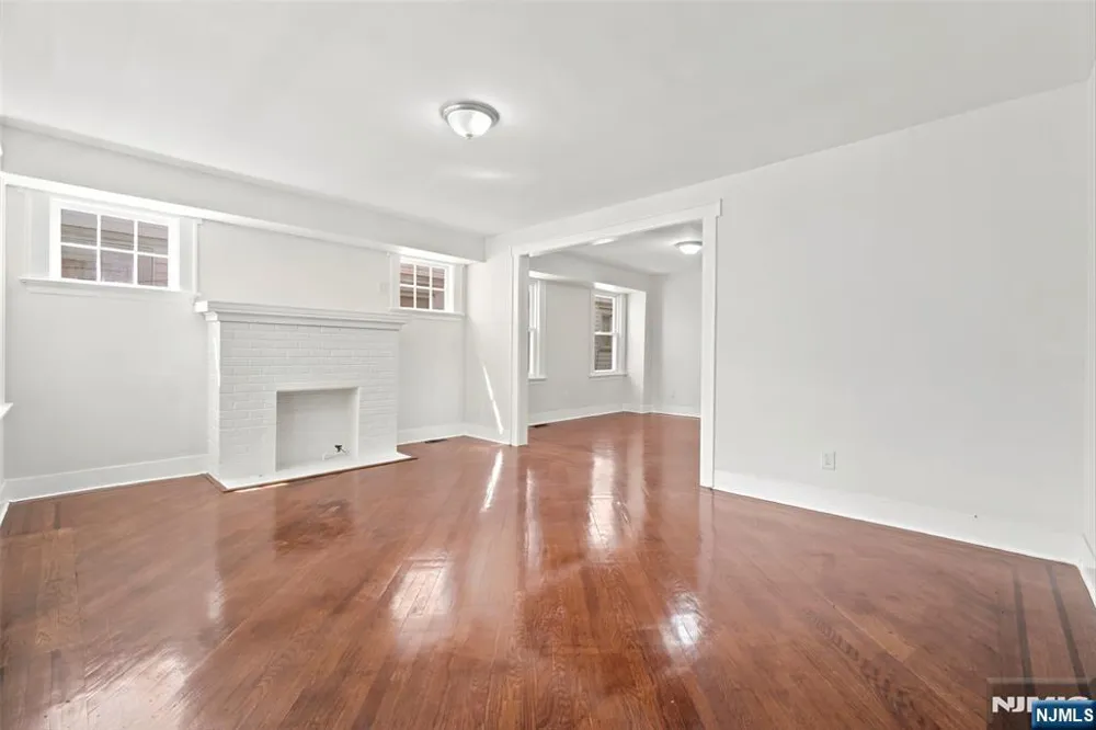 299 Smith Street Newark, NJ 07106
