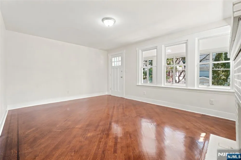 299 Smith Street Newark, NJ 07106