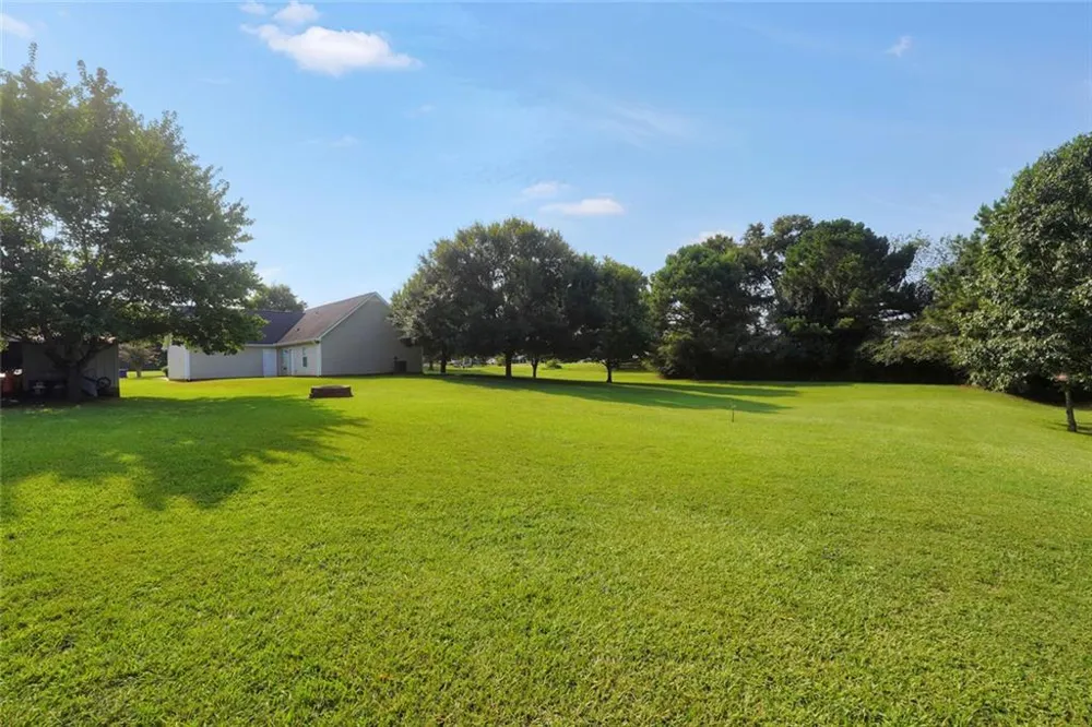 1130 Larkspur Drive Locust Grove, GA 30248