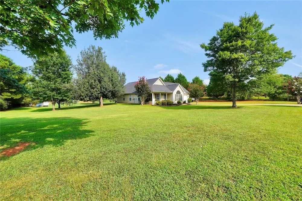 1130 Larkspur Drive Locust Grove, GA 30248