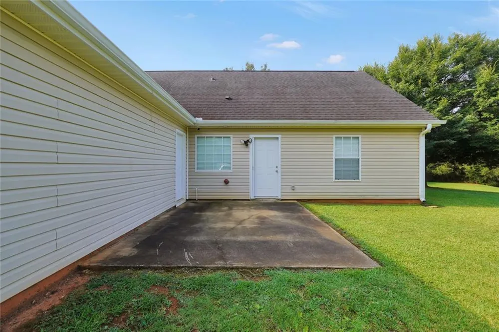 1130 Larkspur Drive Locust Grove, GA 30248