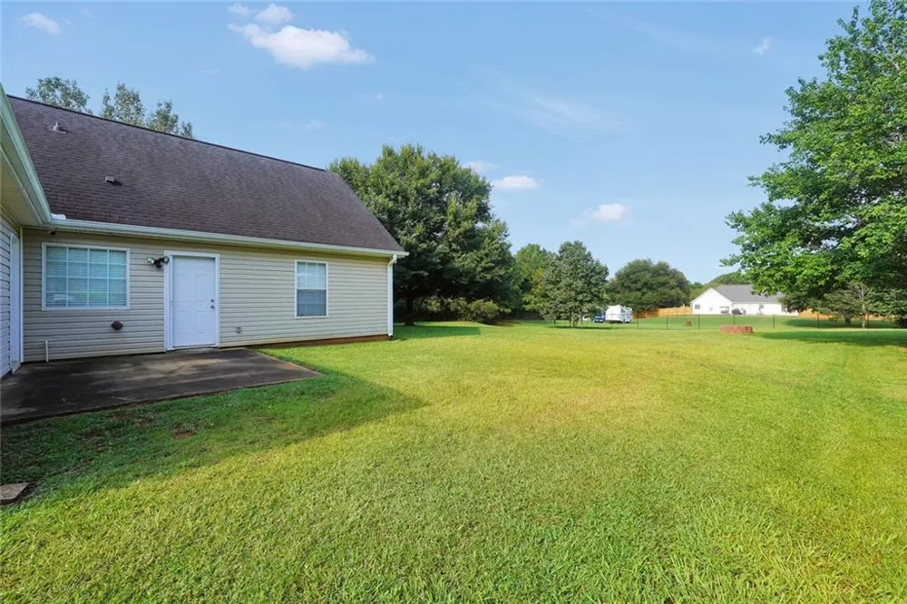 1130 Larkspur Drive Locust Grove, GA 30248