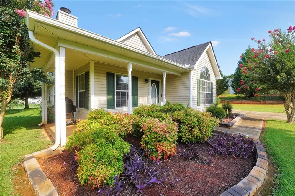 1130 Larkspur Drive Locust Grove, GA 30248
