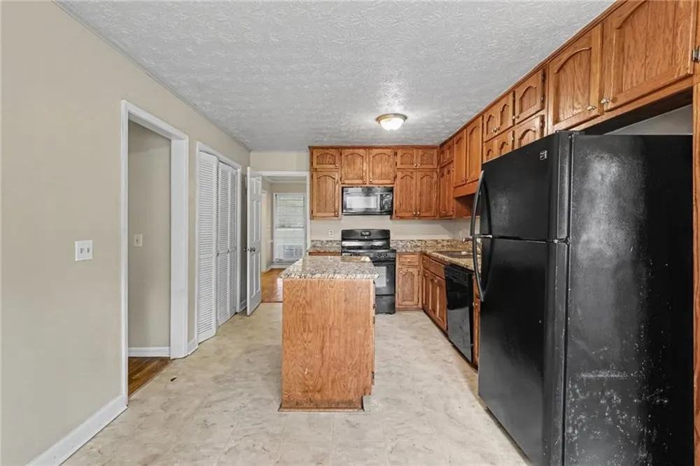 1465 Lake Lucerne Road SW Lilburn, GA 30047