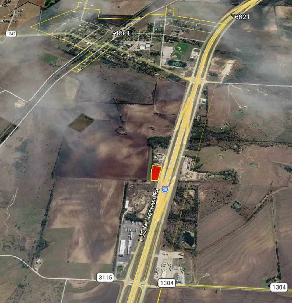 1076 Ih 35 S Abbott, TX 76621