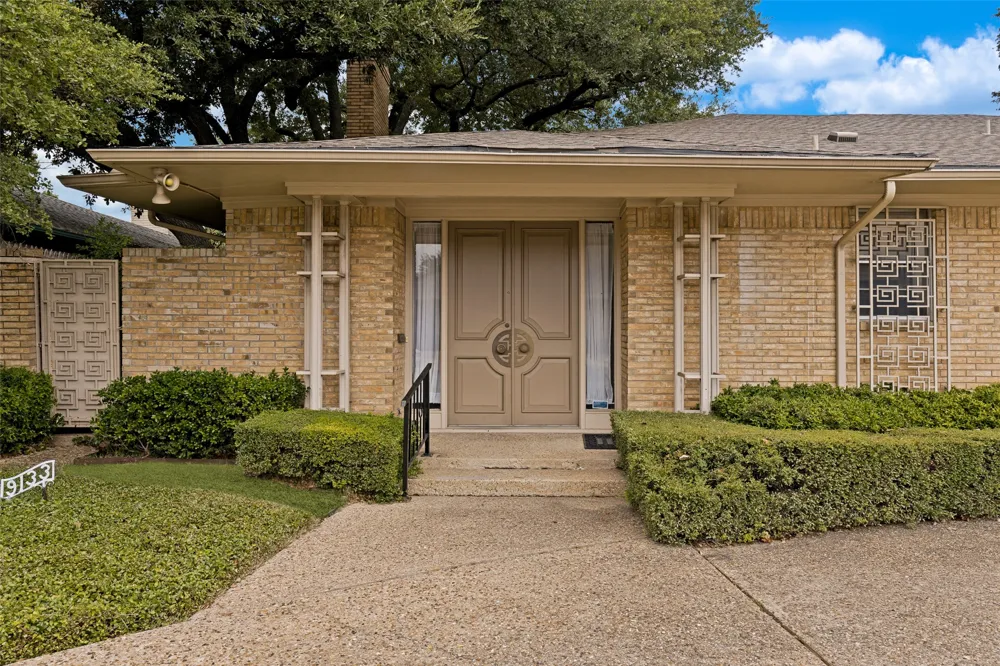 9133 Boedeker Circle Dallas, TX 75225