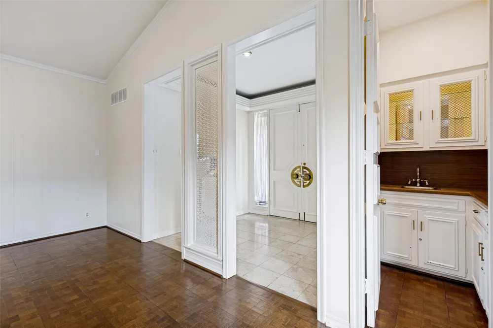 9133 Boedeker Circle Dallas, TX 75225