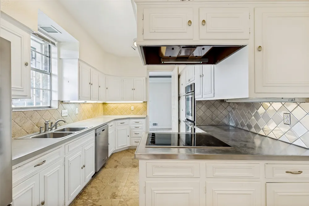 9133 Boedeker Circle Dallas, TX 75225