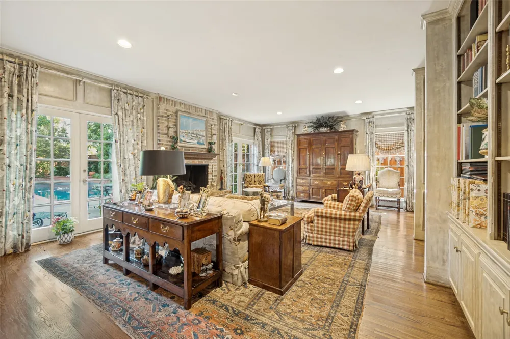 3418 Dartmouth Avenue Highland Park, TX 75205