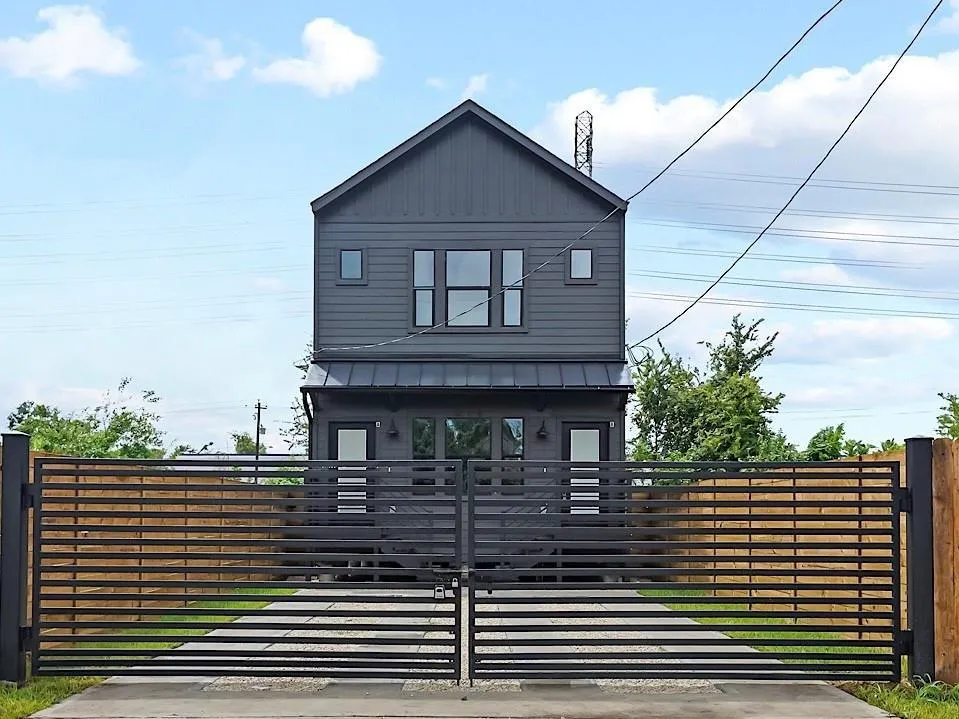 402 E 37th Street #B Houston, TX 77018