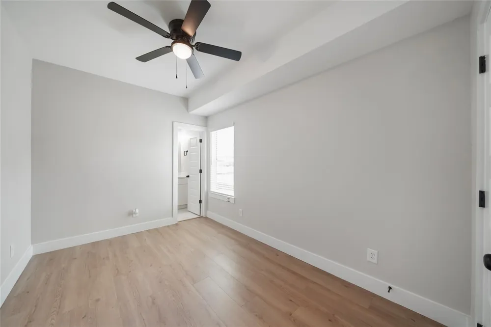 402 E 37th Street #B Houston, TX 77018