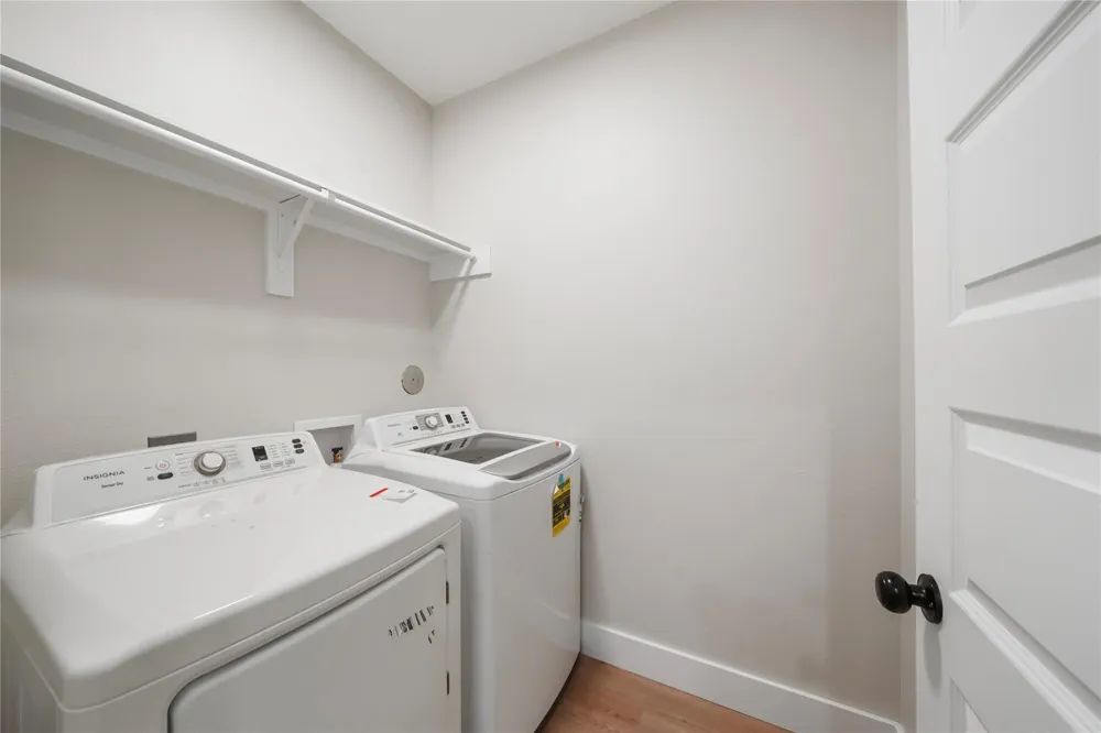 402 E 37th Street #B Houston, TX 77018