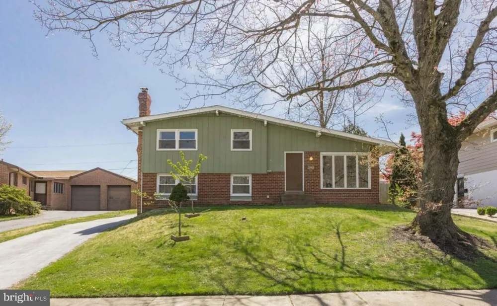 631 S CENTRAL BOULEVARD Broomall, PA 19008