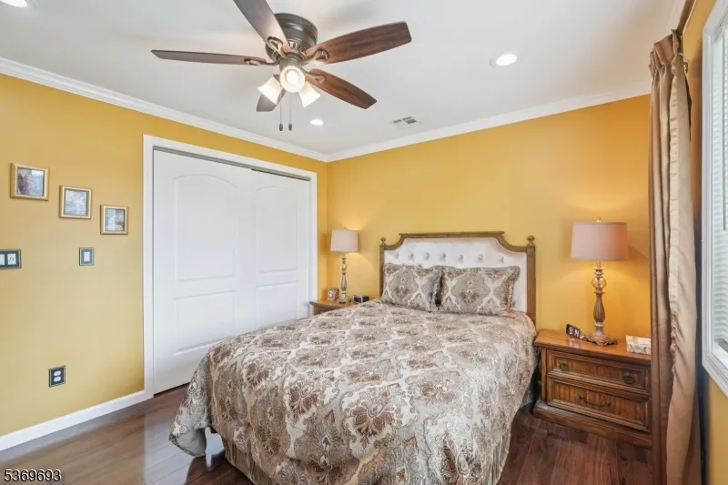 20 Leonard Ter Wayne, NJ 07470
