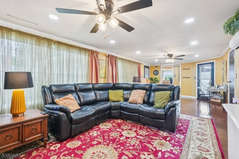 20 Leonard Ter Wayne, NJ 07470