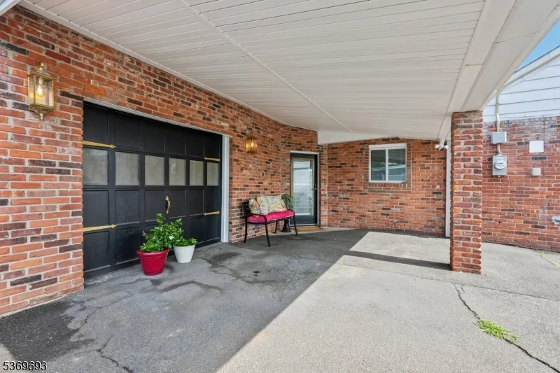 20 Leonard Ter Wayne, NJ 07470