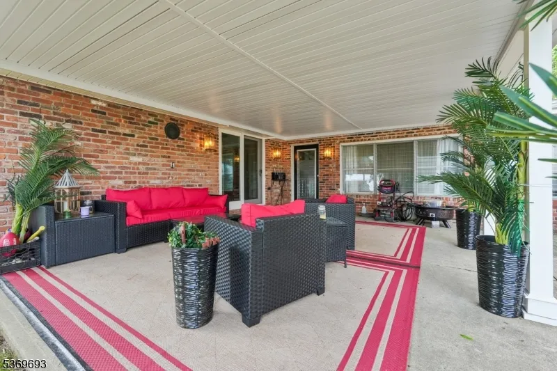 20 Leonard Ter Wayne, NJ 07470
