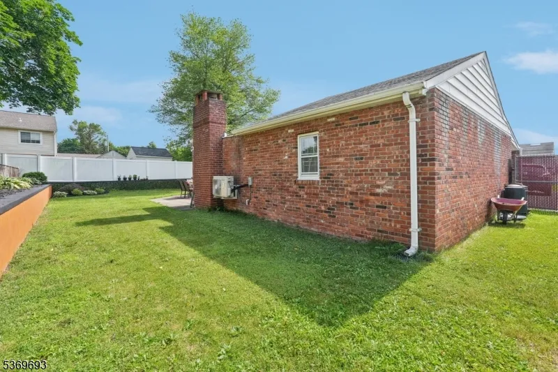 20 Leonard Ter Wayne, NJ 07470