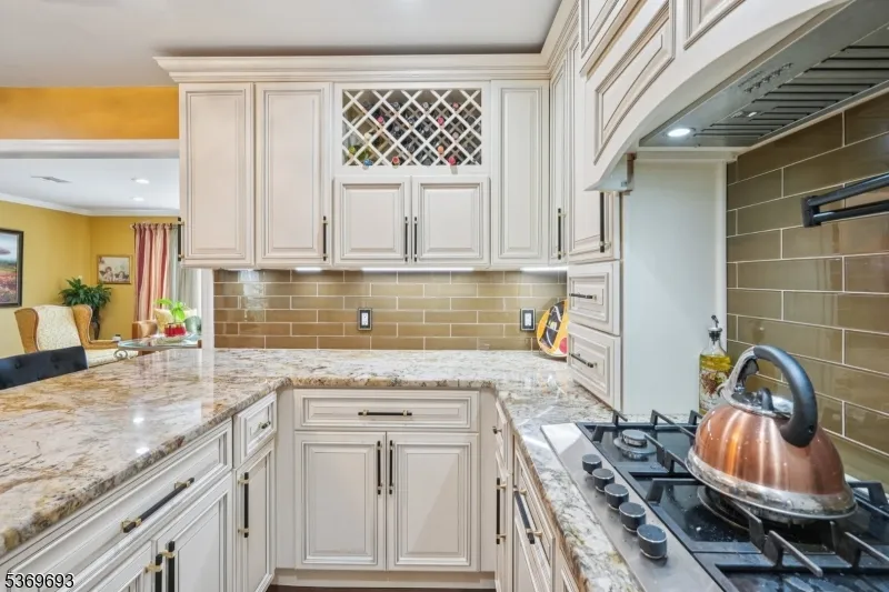 20 Leonard Ter Wayne, NJ 07470