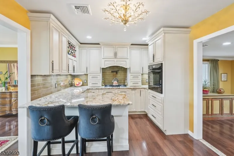 20 Leonard Ter Wayne, NJ 07470