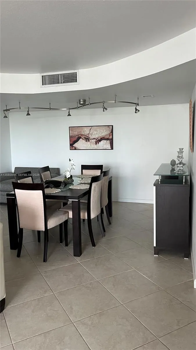 2751 S Ocean Dr #406S Hollywood, FL 33019