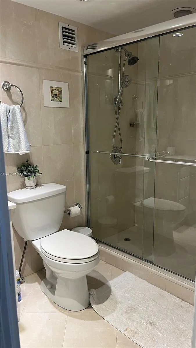 2751 S Ocean Dr #406S Hollywood, FL 33019