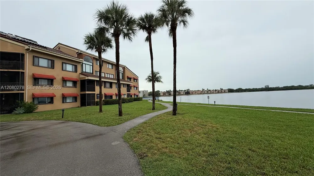 15525 Miami Lakeway N #206 Miami Lakes, FL 33014