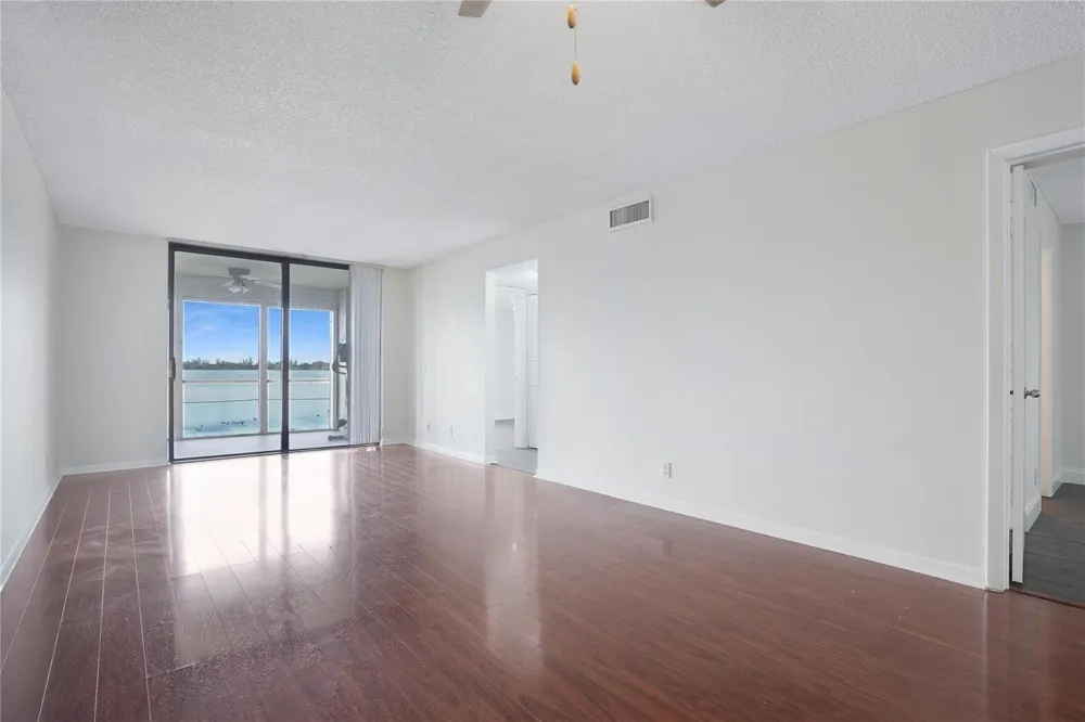 109 Lake Emerald Drive #110 Oakland Park, FL 33309