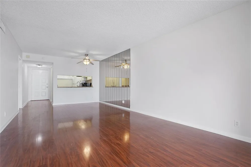 109 Lake Emerald Drive #110 Oakland Park, FL 33309