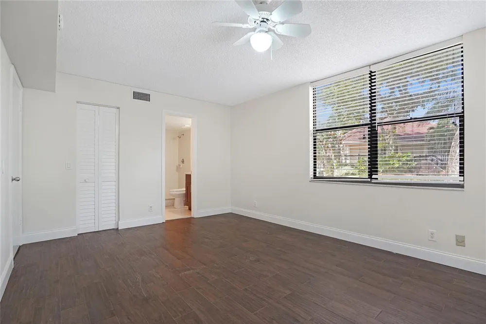 109 Lake Emerald Drive #110 Oakland Park, FL 33309