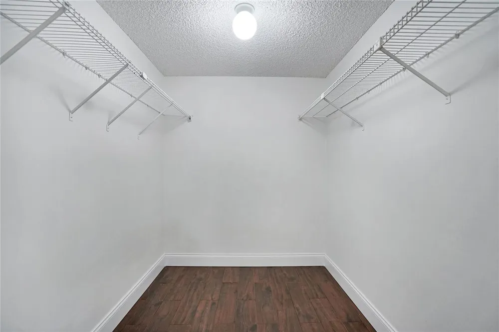 109 Lake Emerald Drive #110 Oakland Park, FL 33309