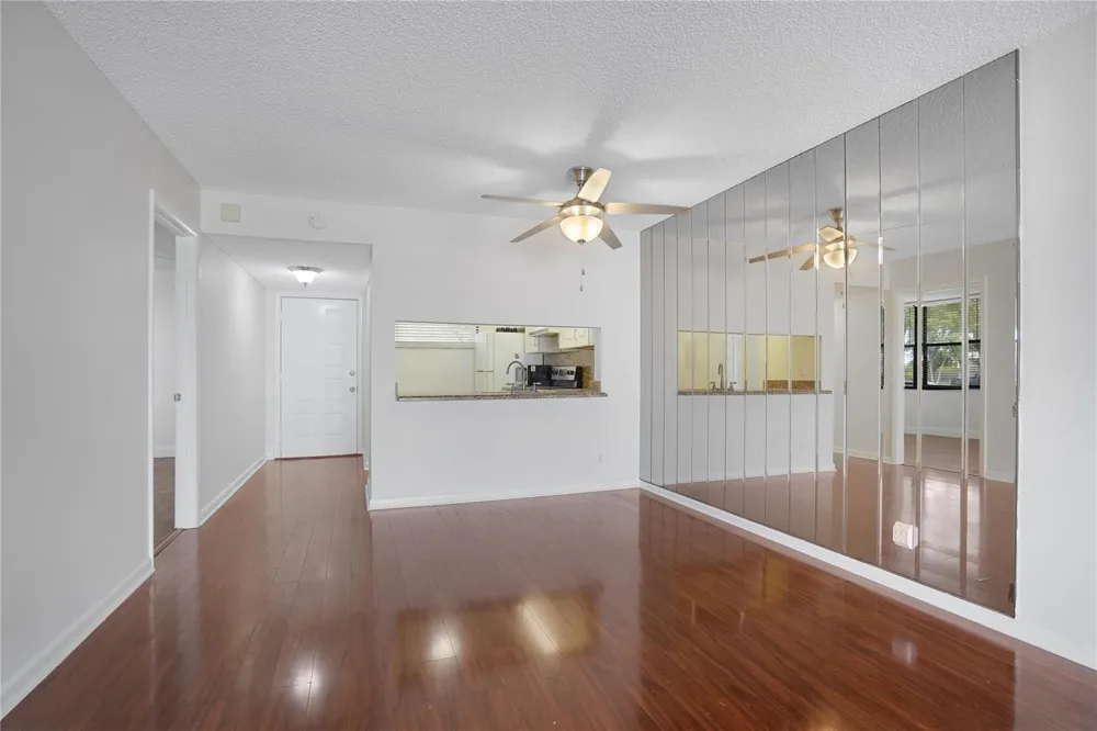 109 Lake Emerald Drive #110 Oakland Park, FL 33309