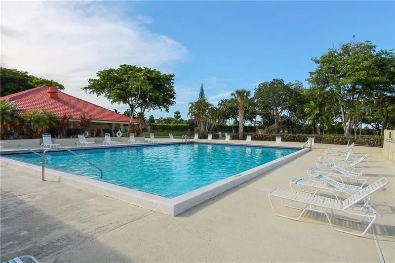 109 Lake Emerald Drive #110 Oakland Park, FL 33309